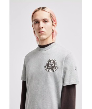 MONCLER - T-SHIRT GRIS LOGO PIXEL brillant des détails fins